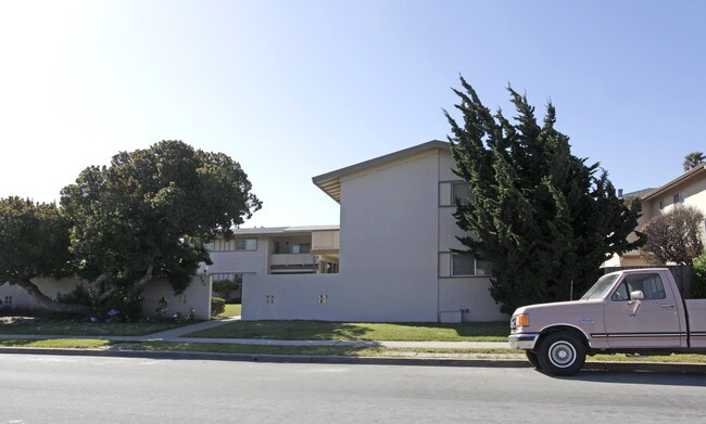929-945 University Ave in Salinas, CA - Foto de edificio - Building Photo