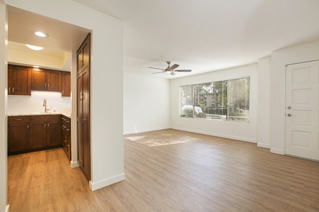 property at 4006 Promontory St