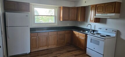 61 Vandenburgh Ave, Unit 11 in Troy, NY - Foto de edificio - Building Photo