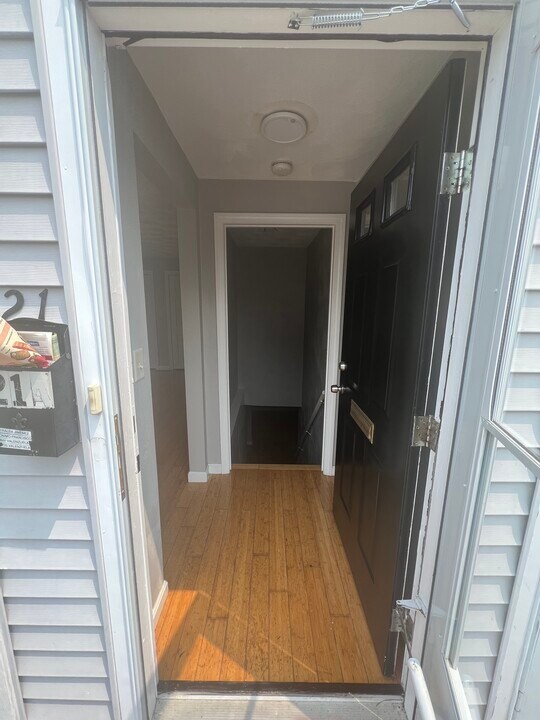 21 Blakeville St in Boston, MA - Building Photo