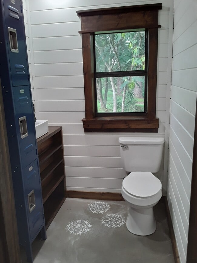 property at 10827 LA-28