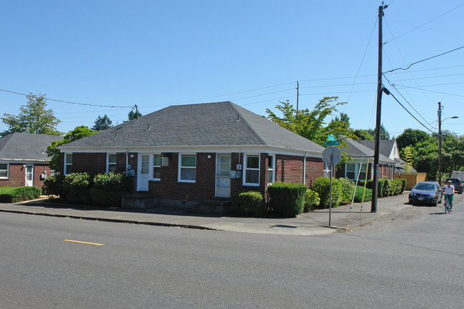 Alameda Court Apartments