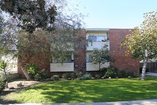 3739 Clarington Ave in Los Angeles, CA - Building Photo