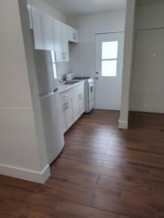 655 Eldron Dr in Miami Springs, FL - Building Photo