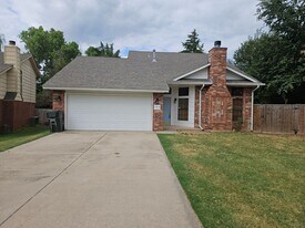 709 Goshawk Dr in Norman, OK - Building Photo