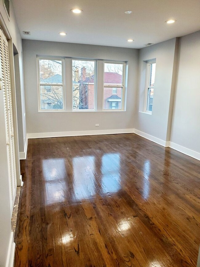 6752 S Champlain Ave in Chicago, IL - Building Photo - Building Photo