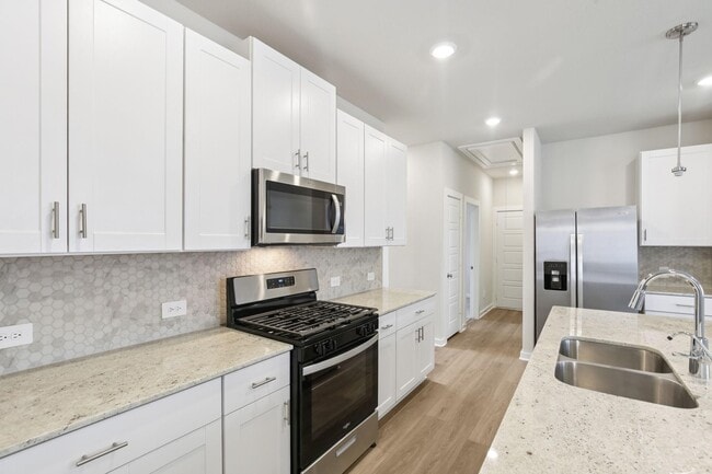 property at 6717 Chinapkin Oak Ln