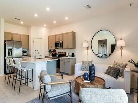 2191 Hallier Ave in Zephyrhills, FL - Building Photo