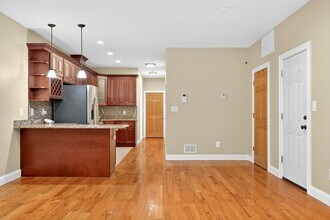 213 Claremont Ave in Jersey City, NJ - Building Photo - Building Photo