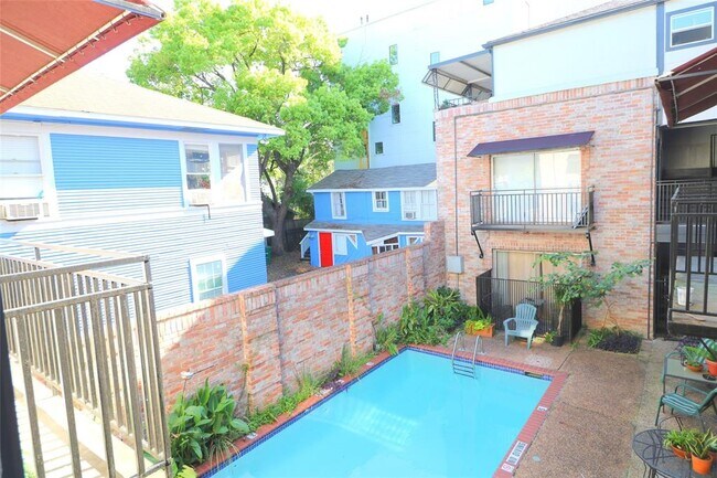 412 Pacific St-Unit -C in Houston, TX - Foto de edificio - Building Photo