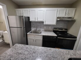 905 W 11th St N, Unit 103 in Wichita, KS - Building Photo