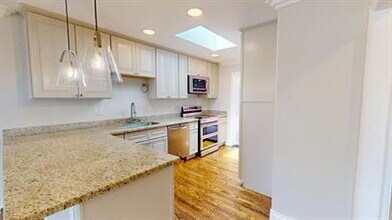 330 Los Palmos Dr in San Francisco, CA - Building Photo - Building Photo