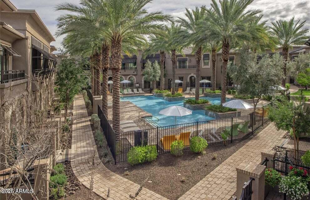 6565 E Thomas Rd in Scottsdale, AZ - Building Photo