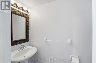 90 Edenvale Dr in Ottawa, ON - Building Photo - Building Photo