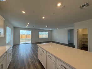 1013 Bluebell Cir in Byron, CA - Building Photo - Building Photo