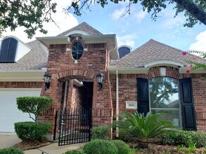 2611 Summer Rain Dr in Manvel, TX - Building Photo - Building Photo