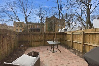 1631 W Belle Plaine Ave in Chicago, IL - Building Photo - Building Photo