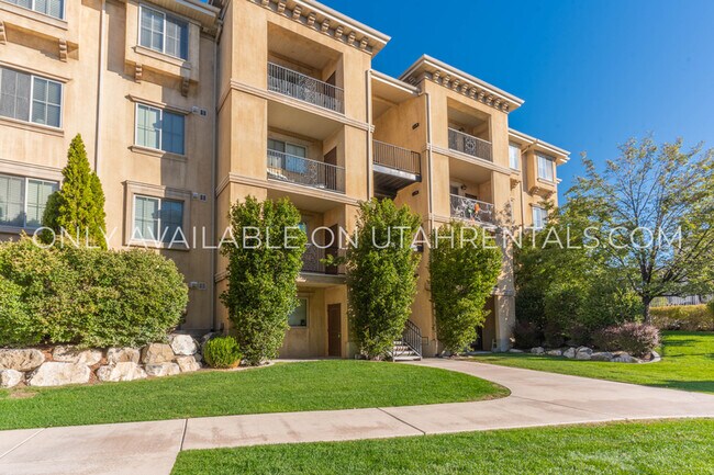 property at 1018 N 985 W St