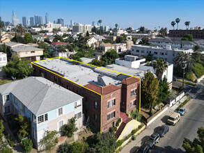 130 S Coronado St in Los Angeles, CA - Building Photo - Building Photo