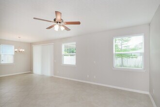 7046 Crispin Cove Dr in Jacksonville, FL - Building Photo - Building Photo
