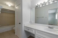 13808 Hollowgreen Dr photo'