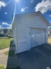 620 N 4th St in Clinton, IA - Foto de edificio - Building Photo