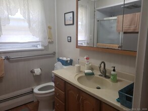 18 Hilltop Dr in Wolcott, CT - Building Photo - Building Photo