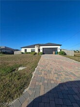 1504 NW 36th Pl in Cape Coral, FL - Building Photo - Building Photo