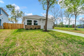 24735 Waterford St in Hempstead, TX - Building Photo - Building Photo
