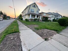 238 Crestwood Ave, Unit Lower in Buffalo, NY - Building Photo