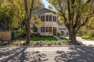 2330 Overbrook St in Miami, FL - Building Photo - Building Photo