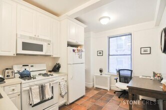 900 W End Ave in New York, NY - Building Photo - Building Photo