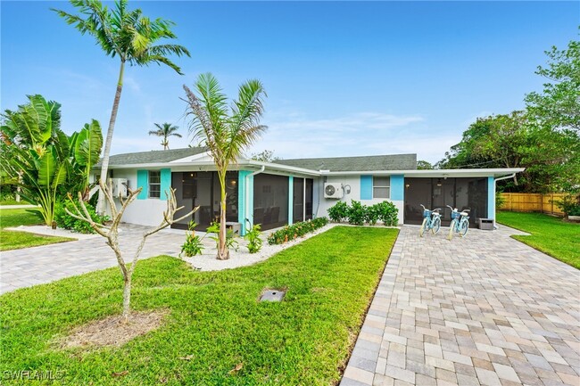 2134 Palm St in Naples, FL - Building Photo - Building Photo