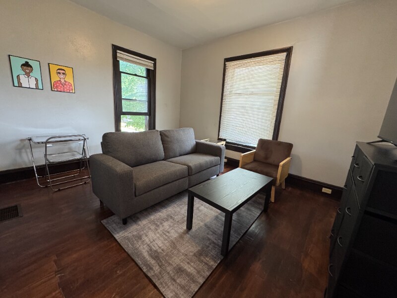 405 Carrier St NE in Grand Rapids, MI - Building Photo