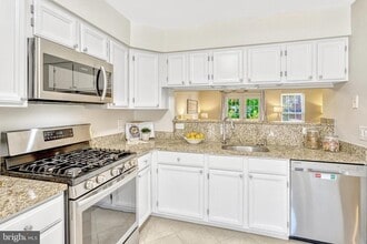 15462 Windsong Ln in Montclair, VA - Building Photo - Building Photo