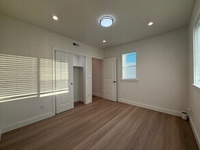 94 Clearview Dr-Unit -Cottage 1 in Daly City, CA - Building Photo - Building Photo