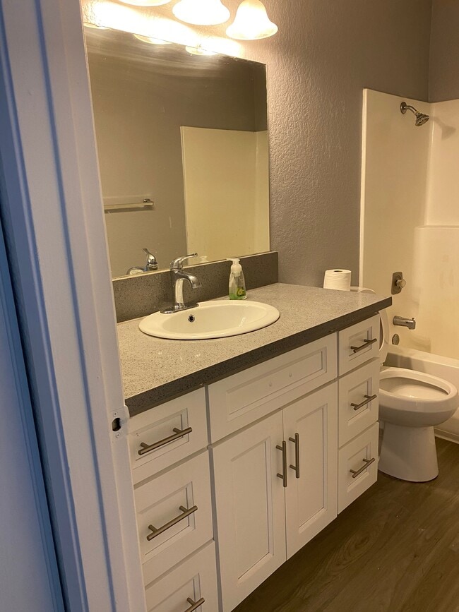 Jurupa Hacienda Apartments in Riverside, CA - Foto de edificio - Building Photo