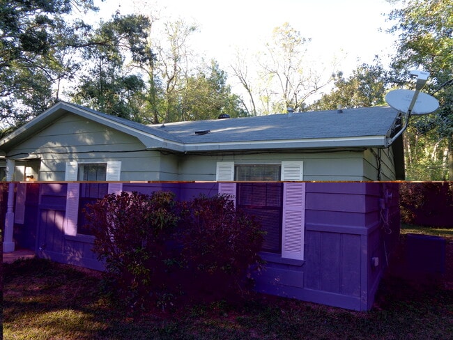 2032 Nicholas Ln in Mobile, AL - Building Photo - Building Photo