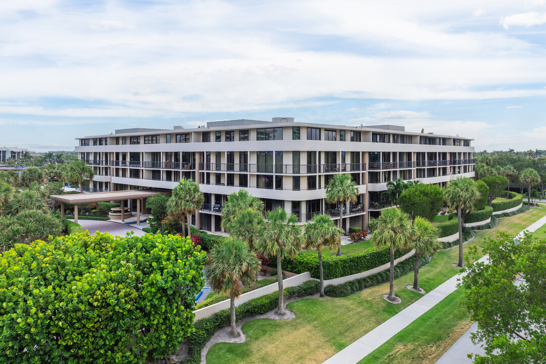 The Mayfair in Boca Raton, FL - Building Photo