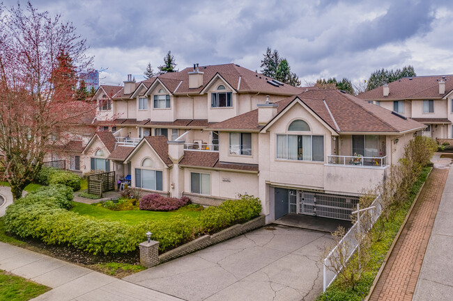 3701 Thurston St in Burnaby, BC - Building Photo - Primary Photo