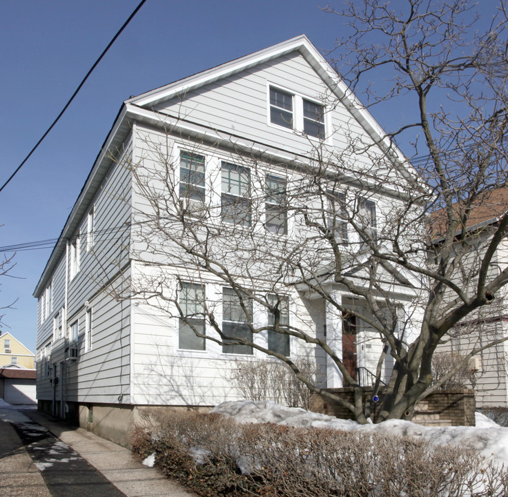 720 Van Buren Ave in Elizabeth, NJ - Building Photo