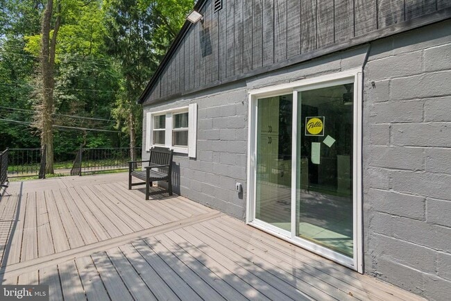611 Powell Rd in Mount Holly, NJ - Building Photo - Building Photo