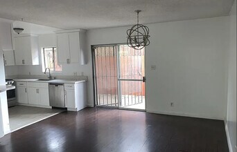 2412 S Shenandoah St in Los Angeles, CA - Foto de edificio - Building Photo