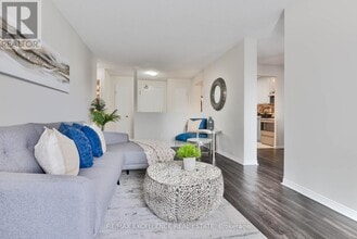 155 Hillcrest Ave in Mississauga, ON - Building Photo - Building Photo