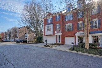 3803 Waters Edge Trail in Roswell, GA - Building Photo - Building Photo