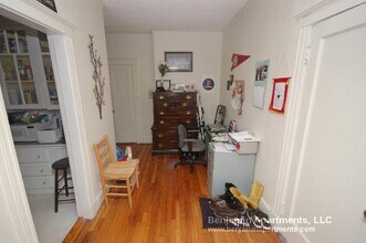 1820 Commonwealth Ave, Unit 15 in Boston, MA - Foto de edificio - Building Photo