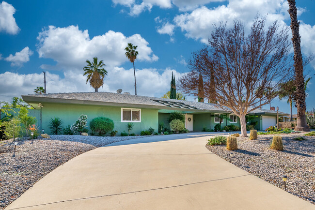 17312 Dearborn St in Northridge, CA - Building Photo - Building Photo