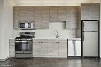 1877 N Milwaukee Ave, Unit 506 in Chicago, IL - Building Photo - Building Photo
