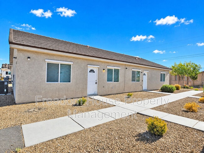 property at 1121 Sixshooter Ave
