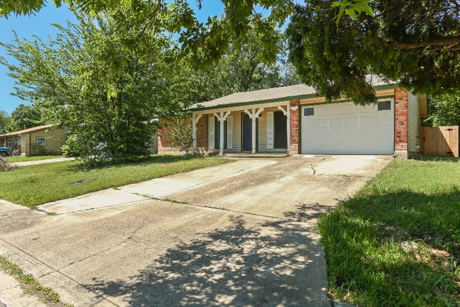121 Meadow Hill in Converse, TX - Building Photo - Building Photo